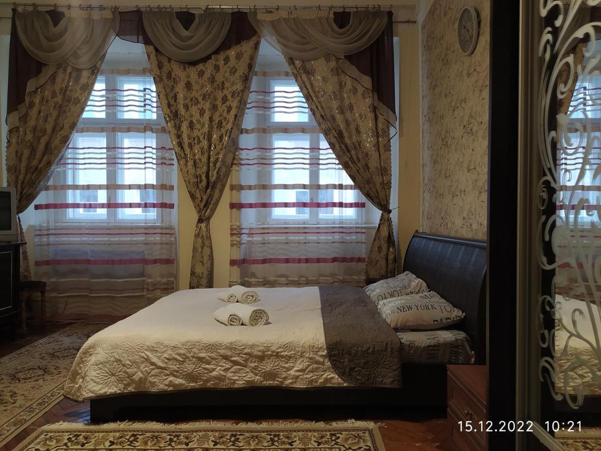Apartment On Rynok Square Львов Экстерьер фото